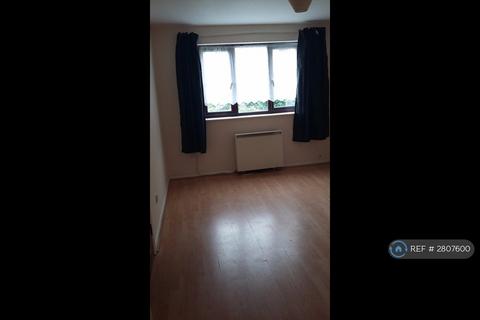 1 bedroom flat to rent, Avenue Road, Chadwell Heath, RM6