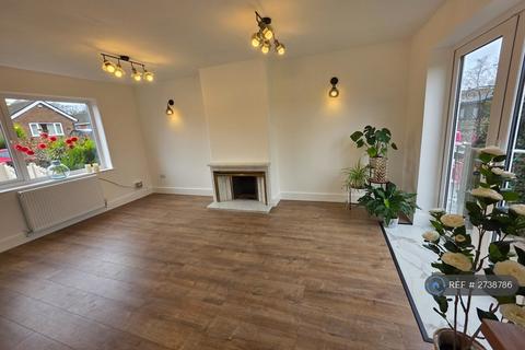 3 bedroom semi-detached house to rent, St Davids Crescent, Aspull, Wigan, WN2