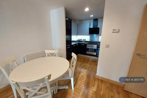 2 bedroom flat to rent, Welcome Inn, London, SE9