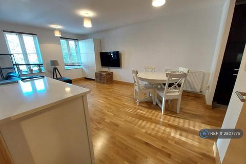 2 bedroom flat to rent, Welcome Inn, London, SE9