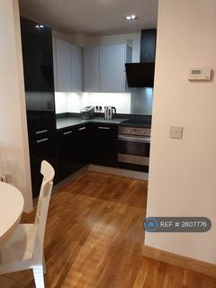 2 bedroom flat to rent, Welcome Inn, London, SE9