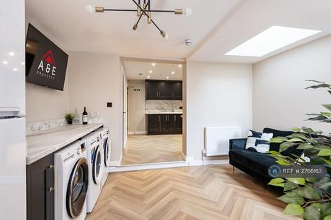 1 bedroom in a house share to rent, Cowper Road, Gillingham, ME7