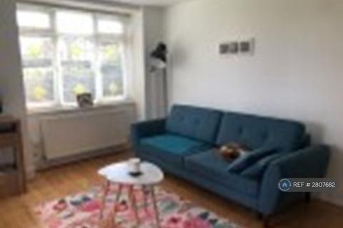 2 bedroom flat to rent, Gordon Road, London, E18