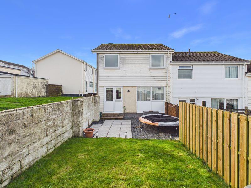 Garden and rear...