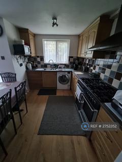 1 bedroom in a house share to rent, Harlinger Street, London, SE18