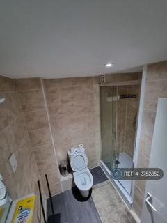 1 bedroom in a house share to rent, Harlinger Street, London, SE18