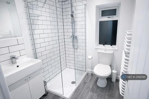 6 bedroom semi-detached house to rent, Duncan Road, Leicester, LE2