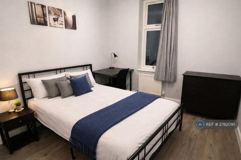 6 bedroom semi-detached house to rent, Duncan Road, Leicester, LE2