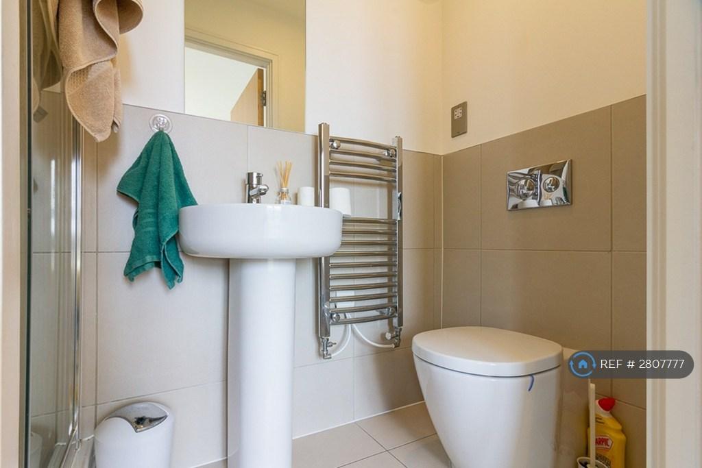 Ensuite With Shower