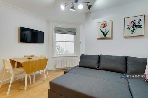Studio to rent, Clanricarde Gardens, London, W2