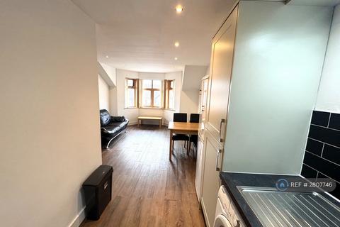 2 bedroom flat to rent, Pentyrch Court, Cardiff, CF24