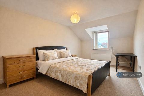 2 bedroom flat to rent, Pentyrch Court, Cardiff, CF24