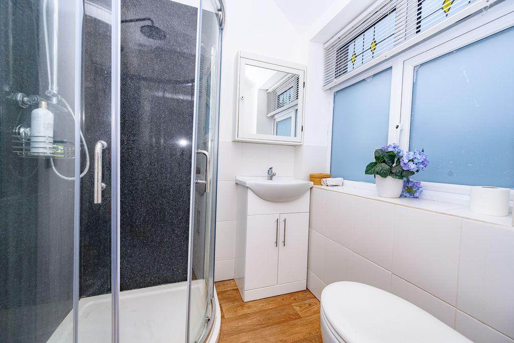 Annex Shower Room