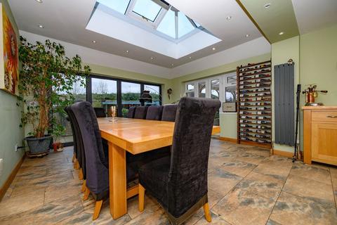 4 bedroom detached bungalow for sale, Dixons Hill Road, Welham Green