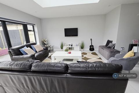 1 bedroom flat to rent, Bath Road, Taplow, Maidenhead, SL6