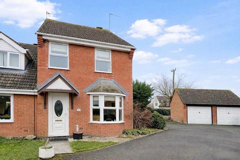 3 bedroom end of terrace house for sale, Chestnut Close, Lower Moor