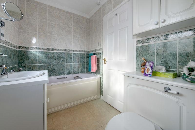 Family Bath /...