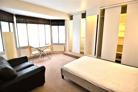 1 bedroom bedsit to rent, Clarence Avenue, London SW4