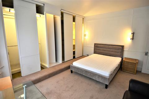 1 bedroom bedsit to rent, Clarence Avenue, London SW4