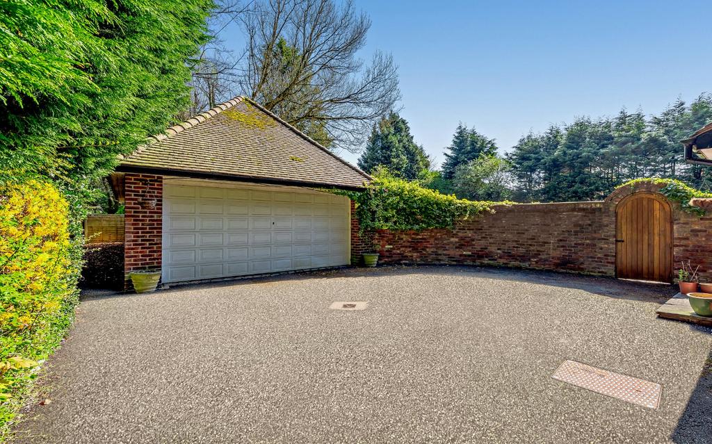 Courtyard Parking