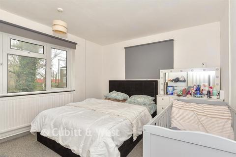 1 bedroom flat for sale, Greenacres, Crawley RH10