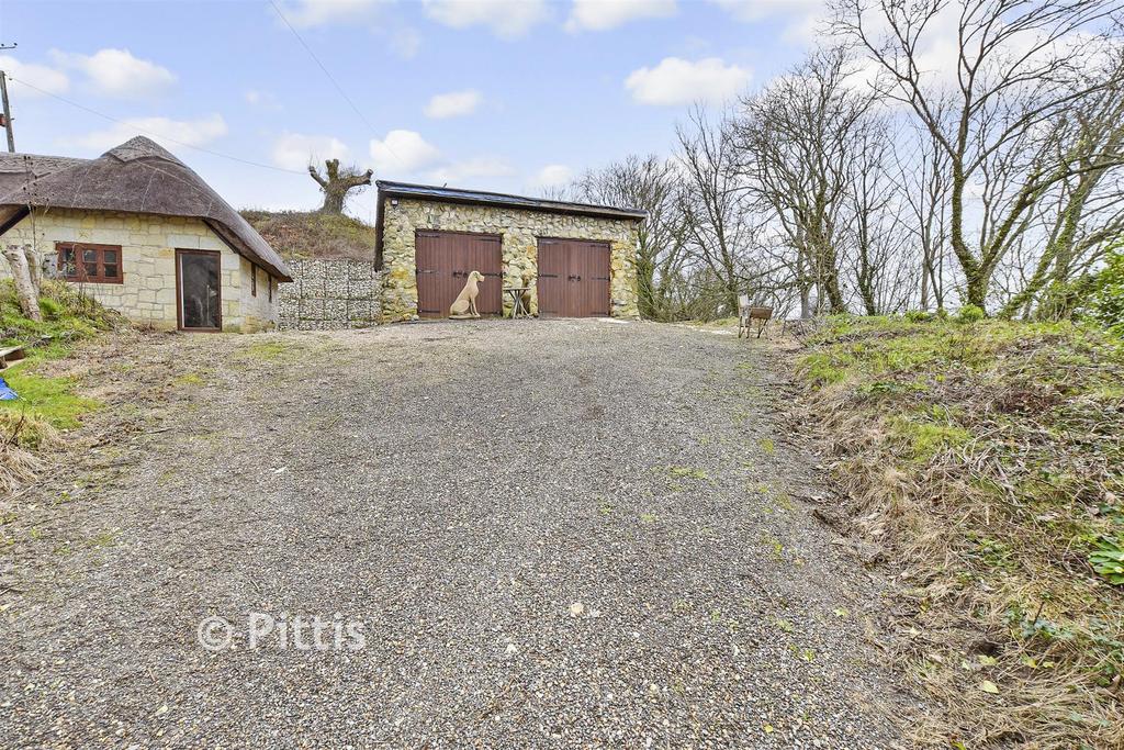 Driveway/Parking