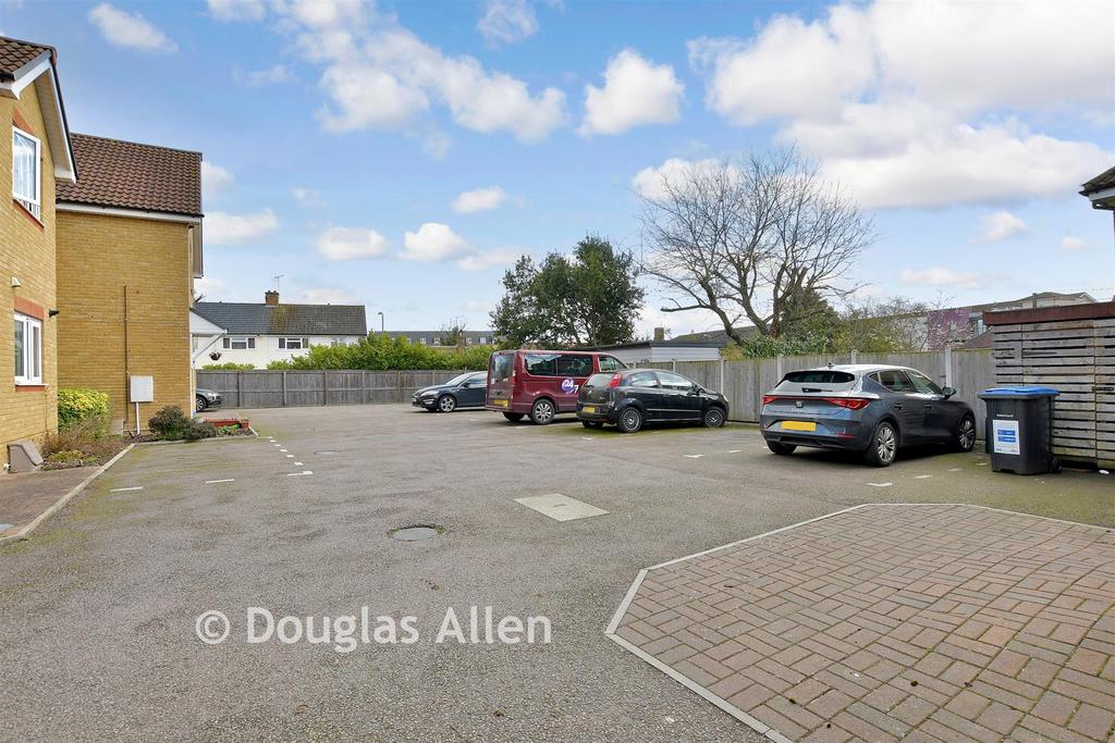 Driveway/Parking