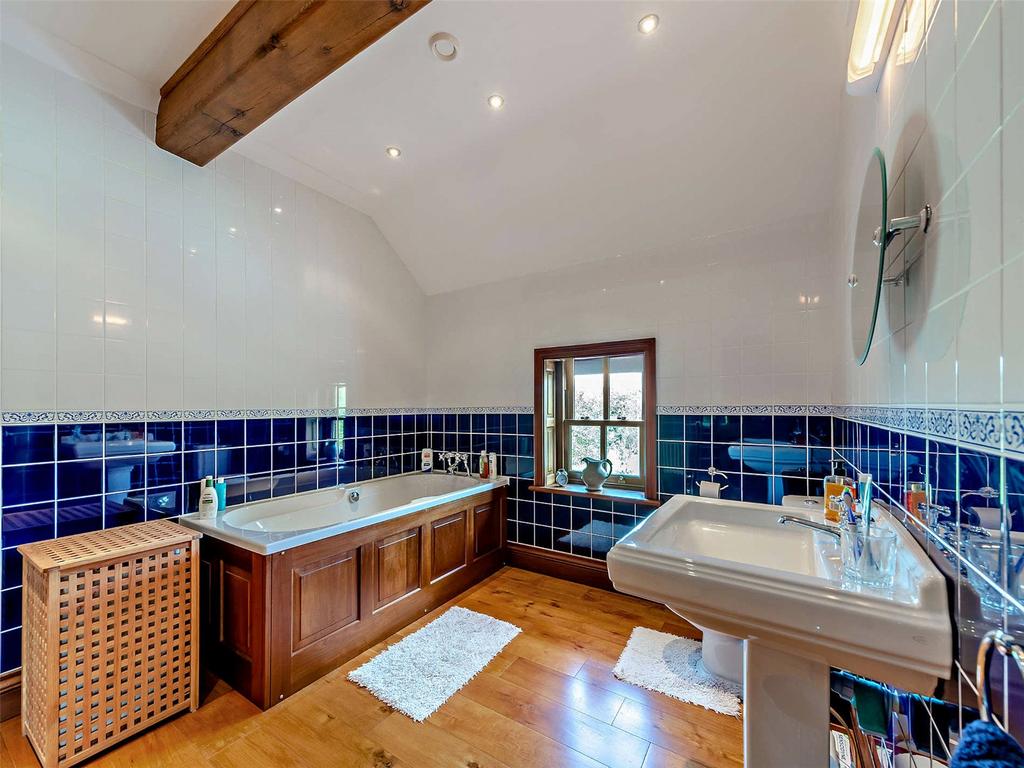En Suite Bathroom
