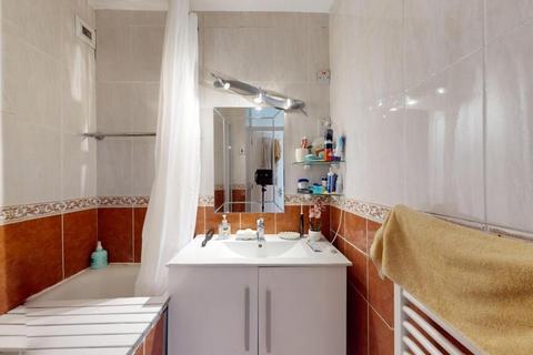 3 bedroom apartment to rent, Paddington, London W2