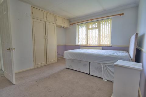 undefined, Chestnut Crescent, Reading, RG2