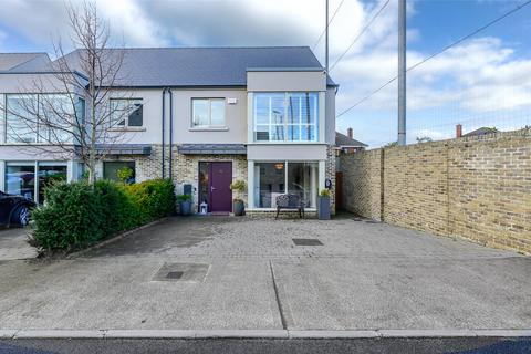 4 bedroom semi-detached house, Aylesbury, Ballintemple, Cork