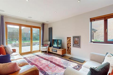 4 bedroom detached house for sale, Thorneycroft Lane, Milton Keynes MK15