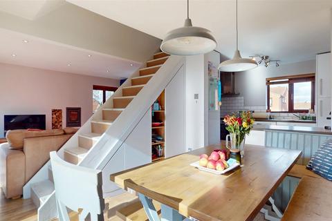 4 bedroom detached house for sale, Thorneycroft Lane, Milton Keynes MK15