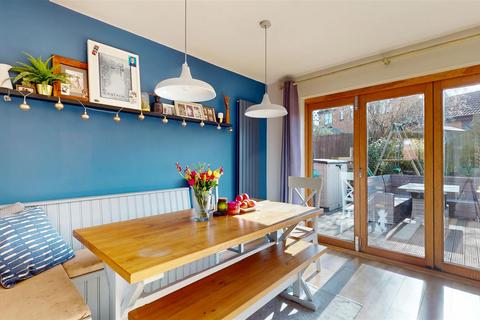 4 bedroom detached house for sale, Thorneycroft Lane, Milton Keynes MK15