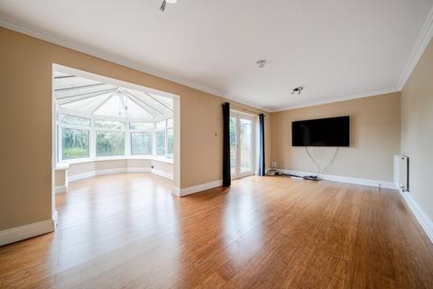 4 bedroom link detached house to rent, Station Road, Lydd, Romney Marsh, Kent, TN29