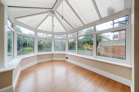 4 bedroom link detached house to rent, Station Road, Lydd, Romney Marsh, Kent, TN29