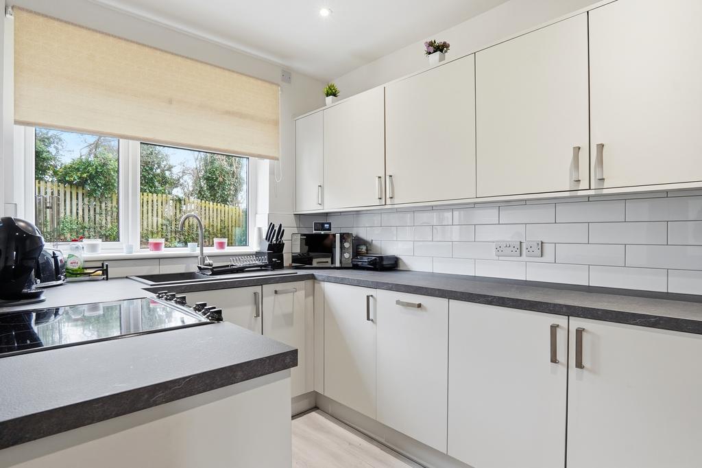 Queenswooddrive008