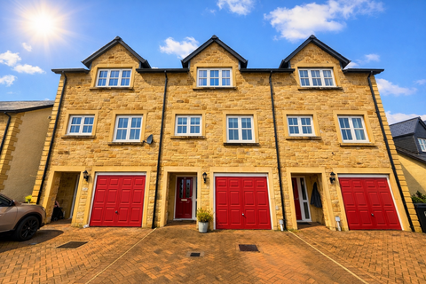 4 bedroom terraced house for sale, Woodlands Close, Lancaster