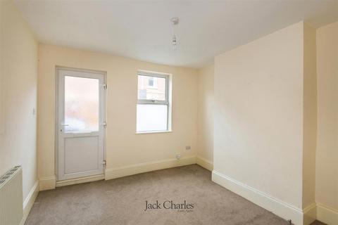 2 bedroom terraced house for sale, Lodge Road, Tonbridge