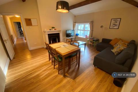 2 bedroom flat to rent, Lane Court, Manchester, M14