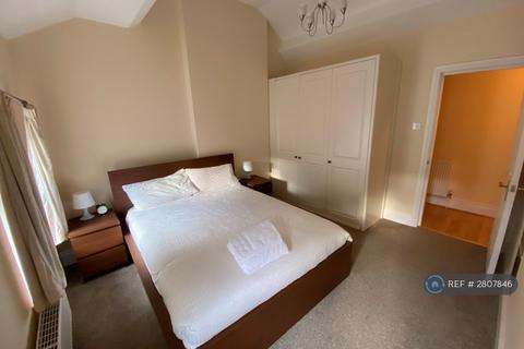 2 bedroom flat to rent, Lane Court, Manchester, M14