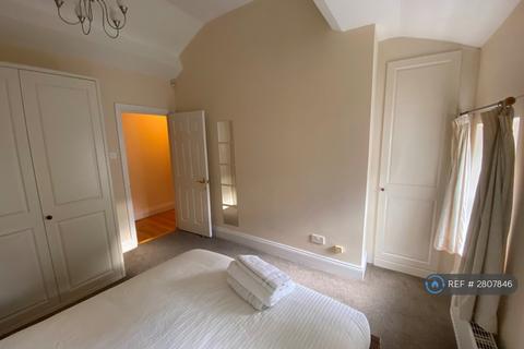 2 bedroom flat to rent, Lane Court, Manchester, M14