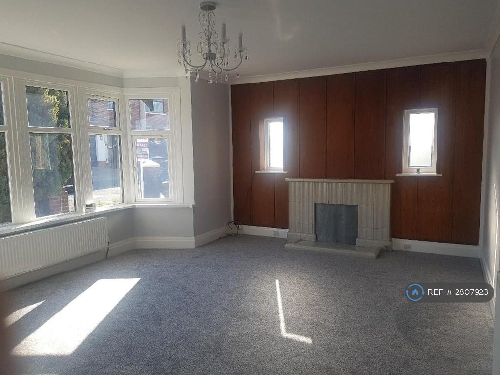 Spacious Lounge/Dining Room With Original Features