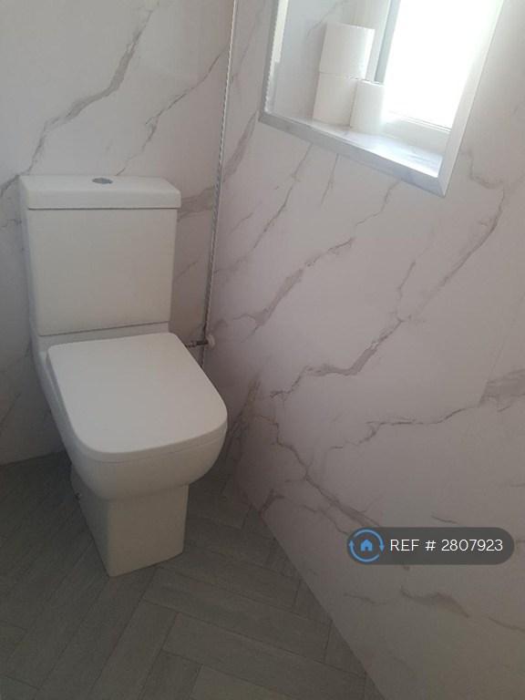 Separate Bathroom And Wc