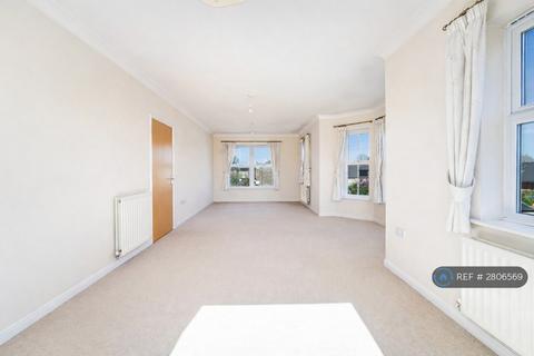 2 bedroom flat to rent, Horton Crescent, Epsom, KT19
