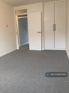 2 bedroom flat to rent, Osprey House, London, SE19