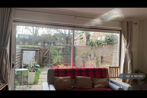undefined, White Horse Lane, London, E1