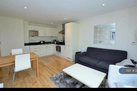 1 bedroom flat to rent, Lanterns Way, London, E14