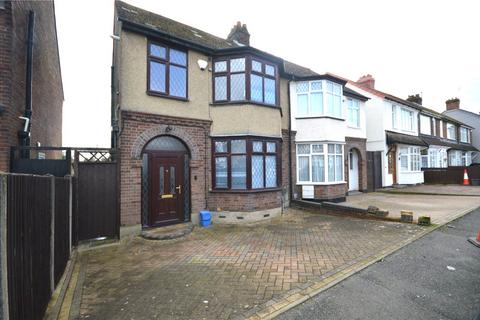 undefined, Gardenia Avenue, Luton, Bedfordshire, LU3