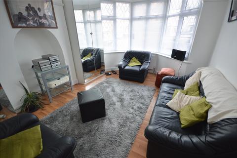 undefined, Gardenia Avenue, Luton, Bedfordshire, LU3
